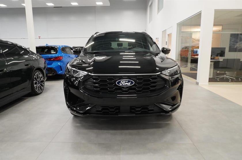 Bild 3 av Ford Kuga Plug-In Hybrid ST-Line X 2.5 FWD 243hk Black Edition