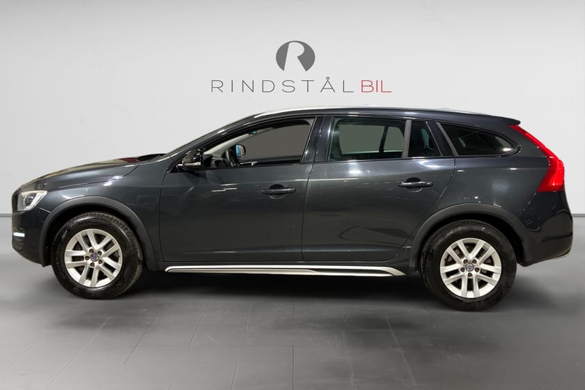 Bild 4 av Volvo V60 Cross Country D3 150 HK MOMENTUM D-VÄRM DRAG PDC KAMREM BYTT 16800MIL