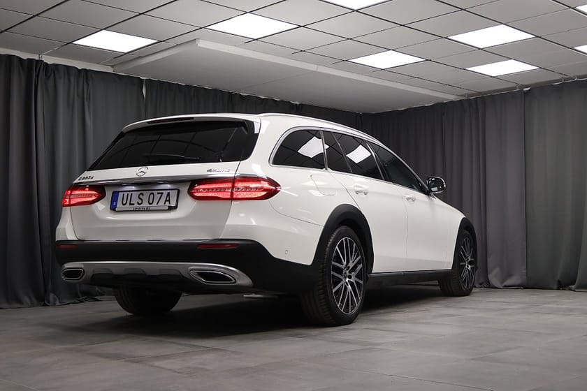 Bild 2 av Mercedes-Benz E 220 d 4MATIC All-Terrain Värmare Luftfjädring Drag