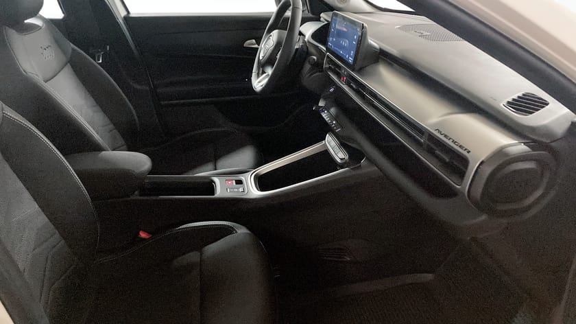 Bild 3 av Jeep Avenger e-Hybrid Altitude 1.2T Hybrid Aut Pl fr 3695kr