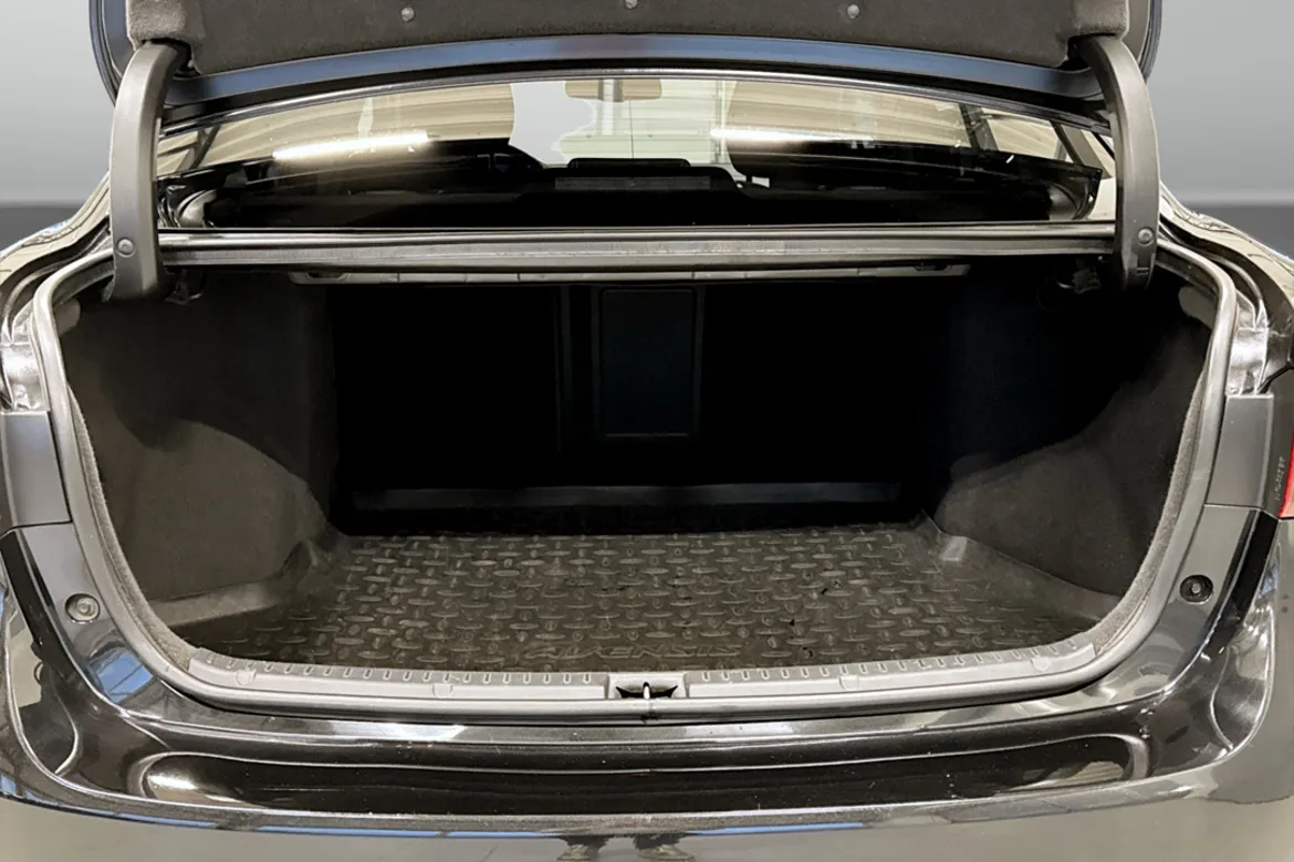 Toyota Avensis Sedan