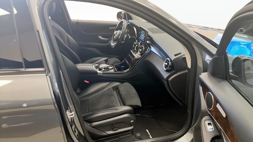 Bild 3 av Mercedes-Benz GLC 250 d 4MATIC / Panorama / Drag