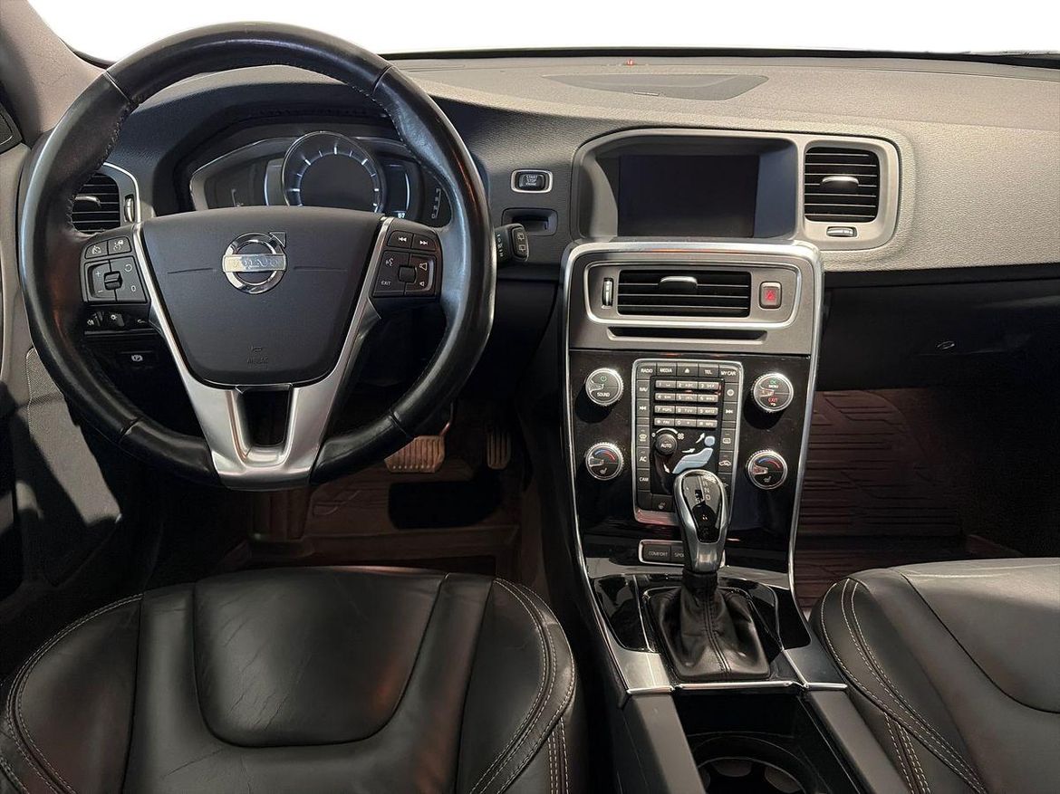 Volvo V60 2015 - miniatyr 9