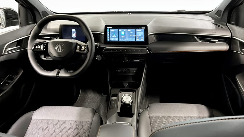 Bild 4 av MG 3 Hybrid+ MG3 LUX HEV 1.5 AT (BLACK) - PEBBLE BLACK