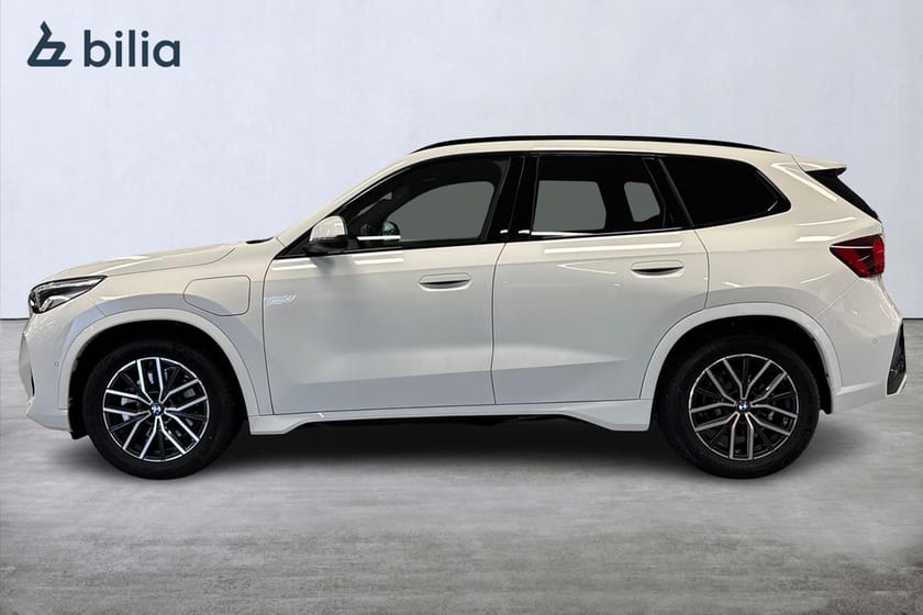 Bild 3 av BMW X1 xDrive25e M-sport | Drag | Aktiv farth. | Backkamera