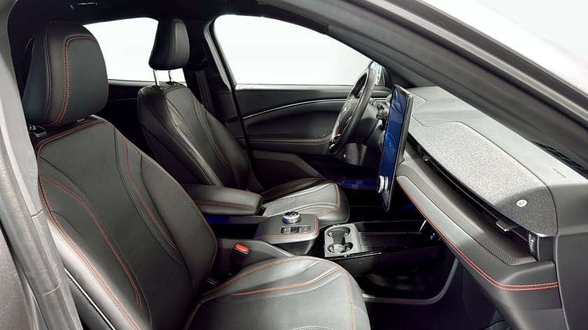 Bild 3 av Ford Mustang Mach-E Standard Range AWD 269hk