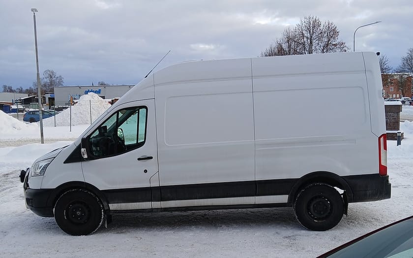 Bild 2 av Ford Transit 350 2.2 TDCi 125 M6 AWD Skåp Högt tak