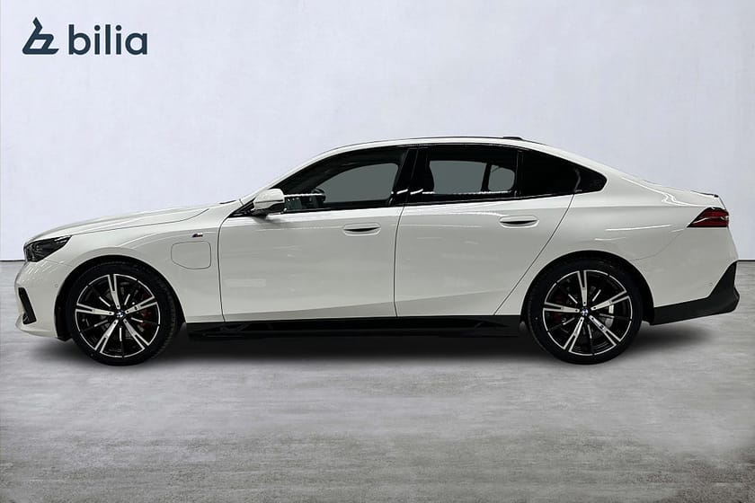 Bild 3 av BMW 530e xDrive M-Sport Pro | DEMOBIL | B&W | Panorama | Drag