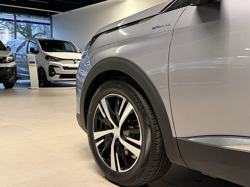 Bild 4 av Peugeot 3008 HYBRID4 300 Allure  AWD 360 skatt/år med 300hk