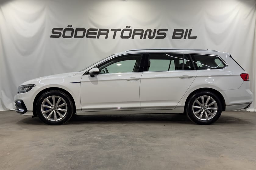Bild 3 av Volkswagen Passat Sportscombi GTE 1.4 TSI DRAG VÄRMARE KAMERA CARPLAY MOMSBIL