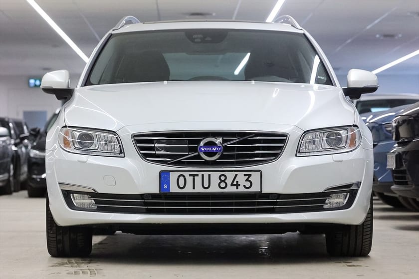Bild 5 av Volvo V70 D4 181hk Summum Lucka Läder Navi Drag PDC