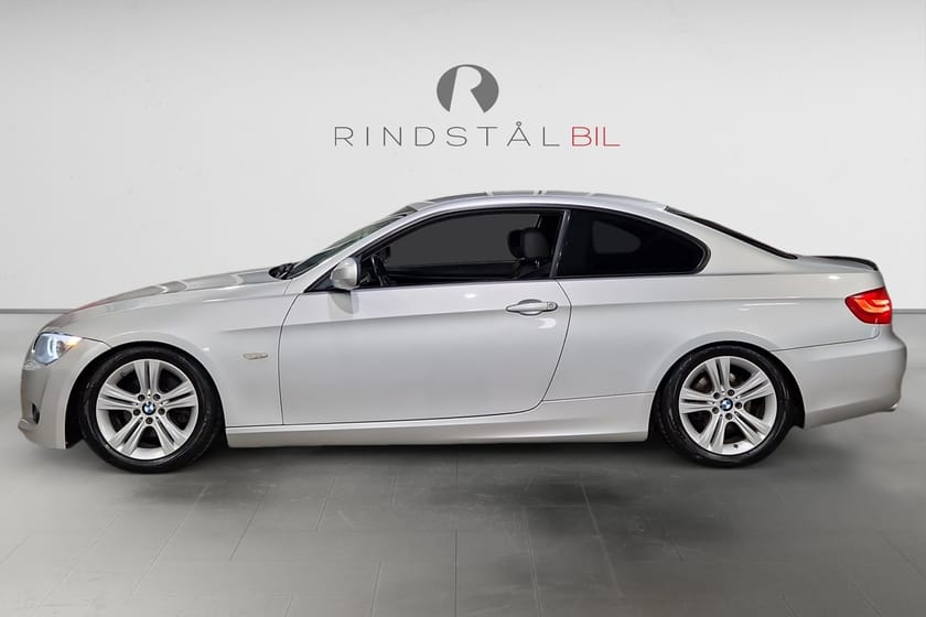 Bild 4 av BMW 320d Coupé 184 HK AUT DYNAMIC DRAG 11300MIL NYBES 17"
