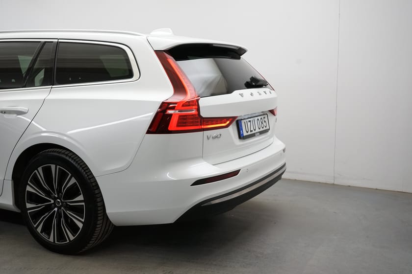 Bild 3 av Volvo V60 Recharge T6 Core Edition, Navigation, on call