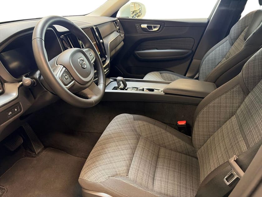 Bild 5 av Volvo XC60 T6 Core Edition, Parkeringskamera 360, Navigation, Elmanöverad Baklucka, Rattvärme