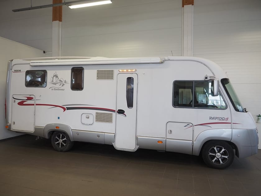 Bild 2 av Rapido Campervan Mercedes-Benz M996 Mercedes Benz I Aut I 150hk I Långbäddar