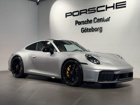 Porsche 911 Carrera 4 GTS