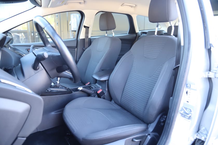 Bild 5 av Ford Focus Kombi 1,0 125hk Titanium Backkamera Vinterhjul - Autowåx Bil AB