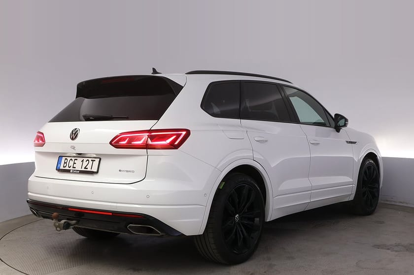 Bild 5 av Volkswagen Touareg R eHybrid 3.0 V6 4Motion Drag Pano BLIS