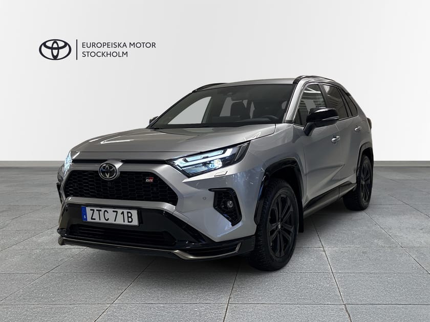 Bild 1 av Toyota RAV4 Plug-in Hybrid 2,5 LADDHYBRID AWD-I GR SPORT / VINTERHJUL