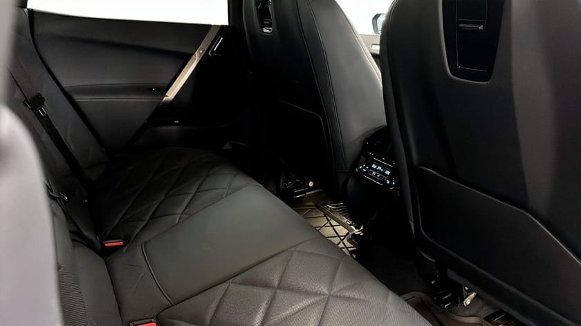 Bild 5 av BMW iX xDrive40 Sportpkt Driving Assist Pro 360 Kamera Head Up B&W