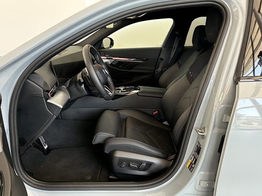 Bild 5 av BMW 530e xDrive Touring 4,95 ränta M Sport Drag H/K Rattvärme