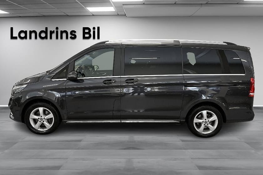 Bild 4 av Mercedes-Benz V 300d 4MATIC 3.2t 300 Lång AMG-Line 7-Sits