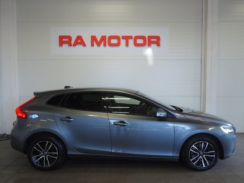 Bild 4 av Volvo V40 D3 115hk Business Advanced Momentum | B-Kamera | VOC |