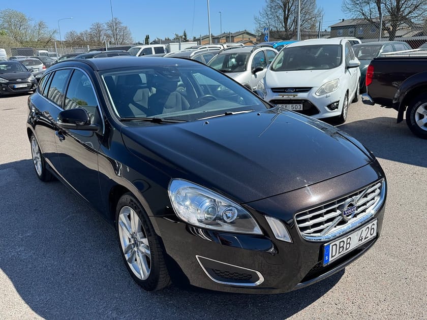 Bild 4 av Volvo V60 T3 150hk Momentum|1-BRUK|NYSERV|DRAG|SoV|