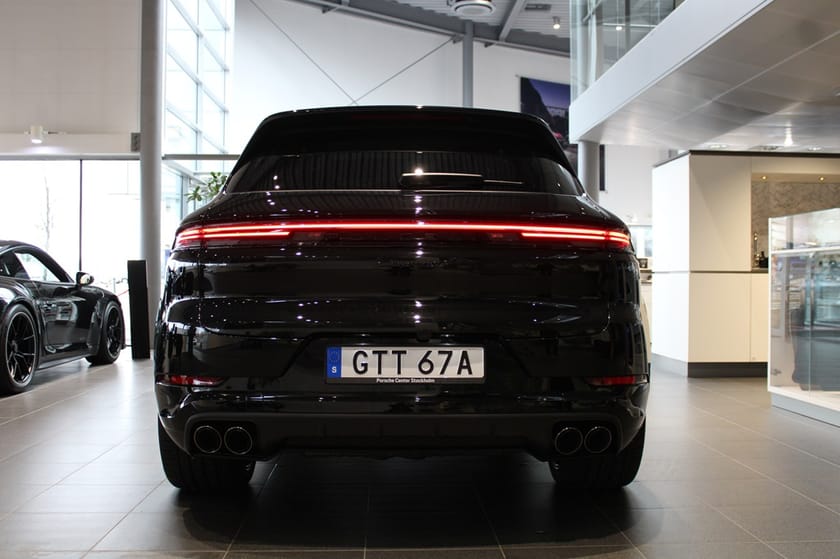 Bild 4 av Porsche Cayenne E-Hybrid Black Edition