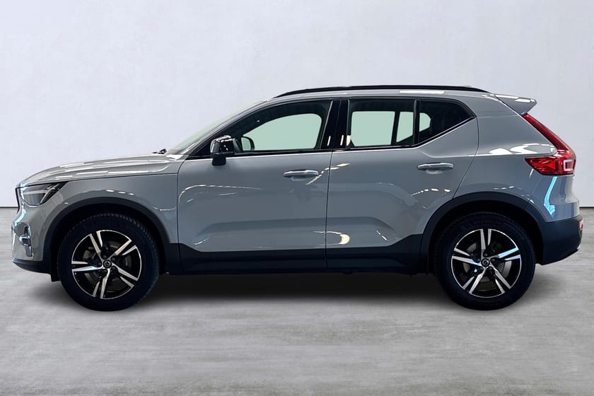 Bild 2 av Volvo XC40 B3 FWD Bensin Plus Dark