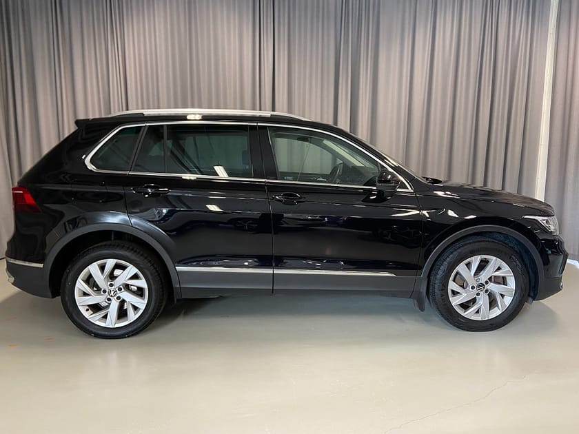 Bild 4 av Volkswagen Tiguan eHybrid Plug-in 245hk Elegance Drag Backkamera