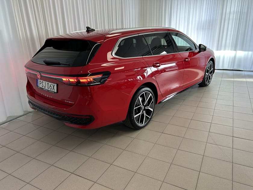 Bild 3 av Volkswagen Passat Variant eHybrid R-Line 272hk 4.995kr/mån
