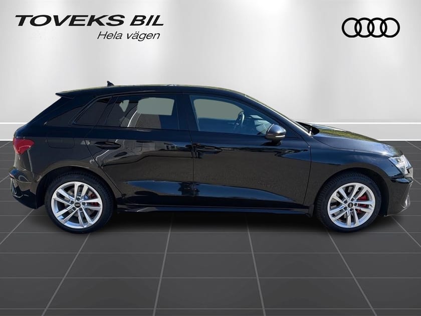 Bild 4 av Audi A3 Sportback 45 TFSI e S LINE