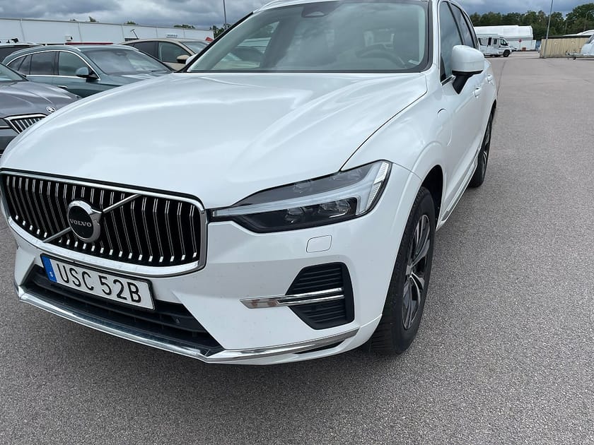 Bild 1 av Volvo XC60 T6 Recharge Core Bright plug in AWD 350HK 4x4 Panorama