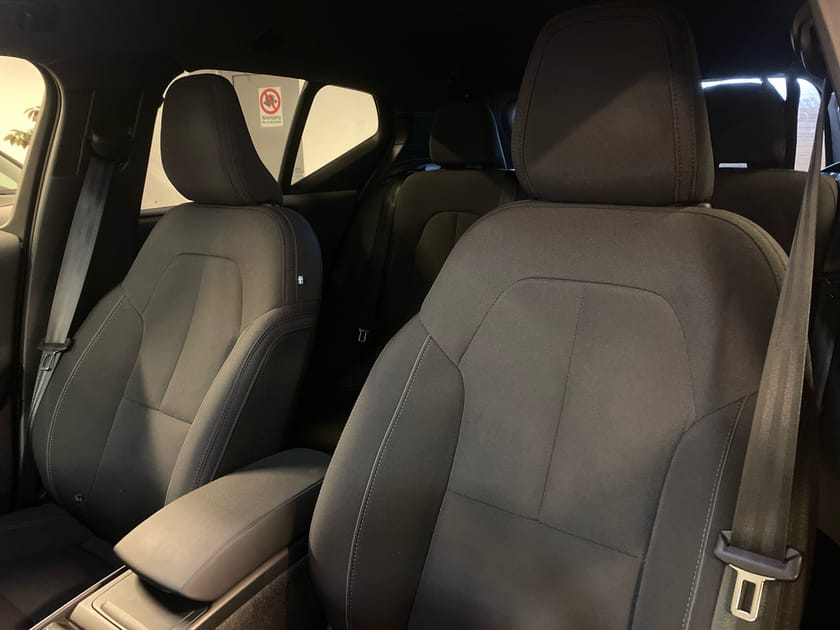 Bild 3 av Volvo XC40 Recharge Single Motor Core Edition - Tonade rutor