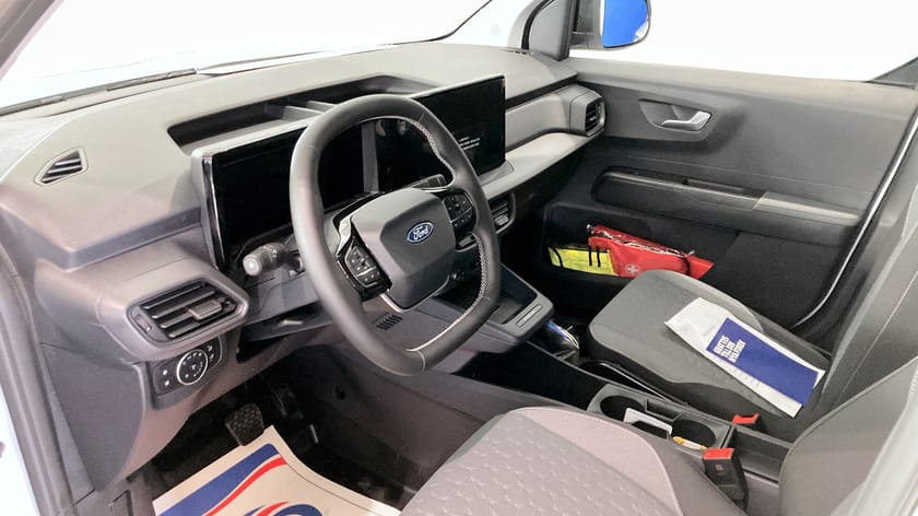Bild 4 av Ford E-Transit Courier LIMITED SKÅP 136 Aut 292km räckvidd