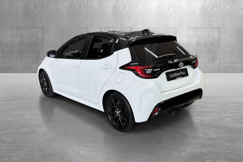 Bilde 3 av Toyota Yaris Hybrid 1,5 Bensin Style Tech bi-tone Panorama