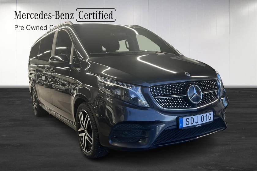 Bild 2 av Mercedes-Benz V 300d 4MATIC 3.2t MOMS AMG Sov-hjul Värmare Night-pack Drag Kamera