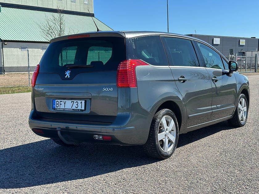 Bild 4 av Peugeot 5008 1.6 THP Allure Euro 5 PANORAMA/ 7-SITS