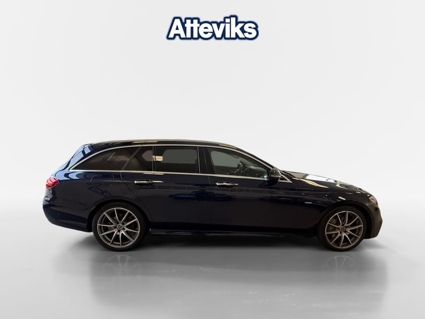 Bild 2 av Mercedes-Benz E 220 T d 4MATIC AMG 194hk *Navi/Panoglastak/Elstolar*