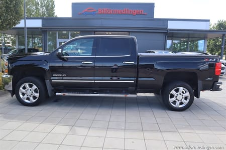 Chevrolet Silverado 2500 HD Crew Cab 6.6 V8 Duramax 4WD 451hk