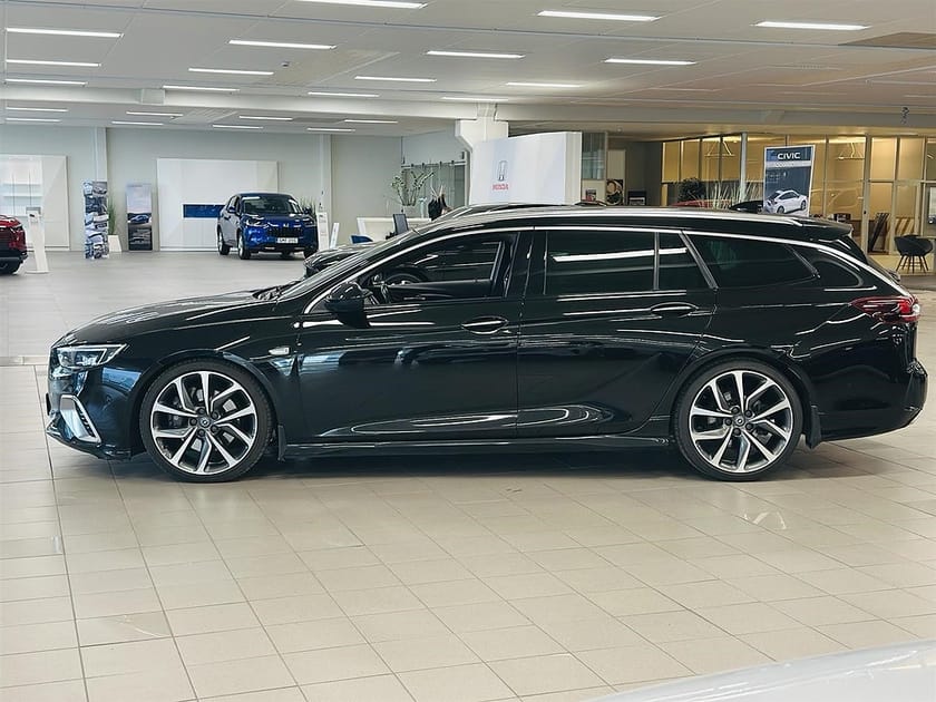 Bild 2 av Opel Insignia Sports Tourer ST GSI 2.0D 4X4 Aut 209hk *Värmare/Drag*