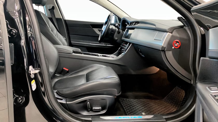 Bild 3 av Jaguar XF 20d Sportbrake Automatisk, 180hk, |NAVI|BACKK|CARPLAY|