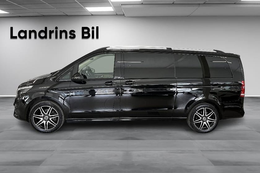 Bild 4 av Mercedes-Benz V 300d 4MATIC 3.2t 300 Extra Lång 7-Sits AMG-Line / LYXSÄTEN