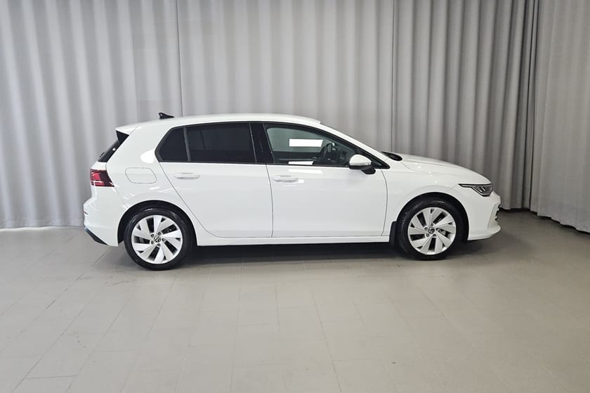 Bild 4 av Volkswagen Golf Life 1.5 eTSI DSG 150HK Drag Aut