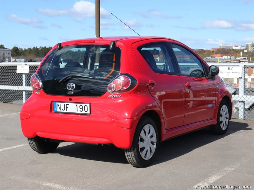 Bild 4 av Toyota Aygo 1.0 FWD 68hk S/V-hjul Nyservad Lågmilare