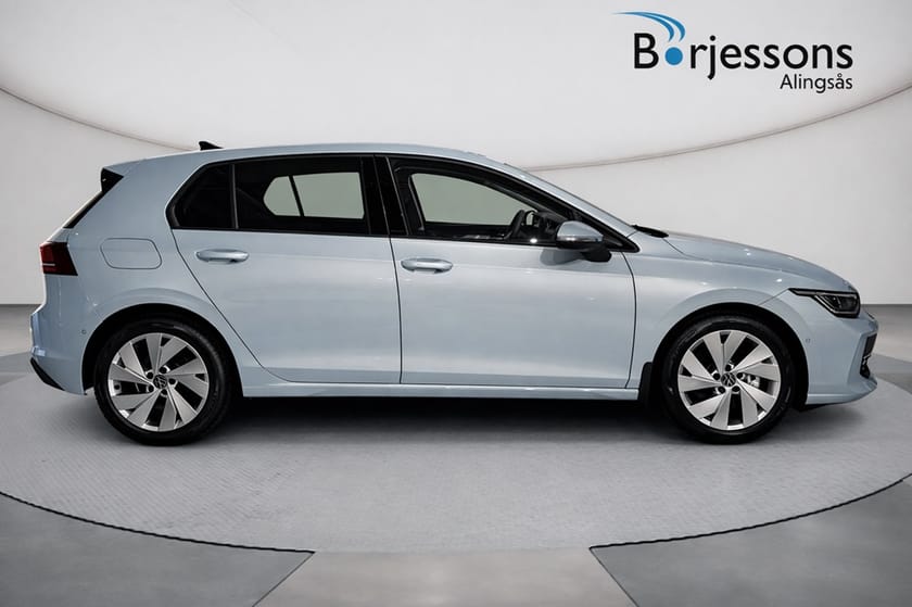Bild 2 av Volkswagen Golf eHybrid Life 204hk *SNABB LEVERANS*