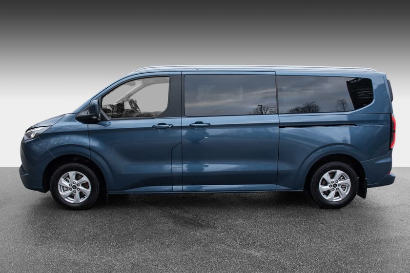 Bilde 2 av Ford E-Tourneo Custom 340 L2 Titanium X, 8-seter,Krok,Skinn,360kamera.B&O