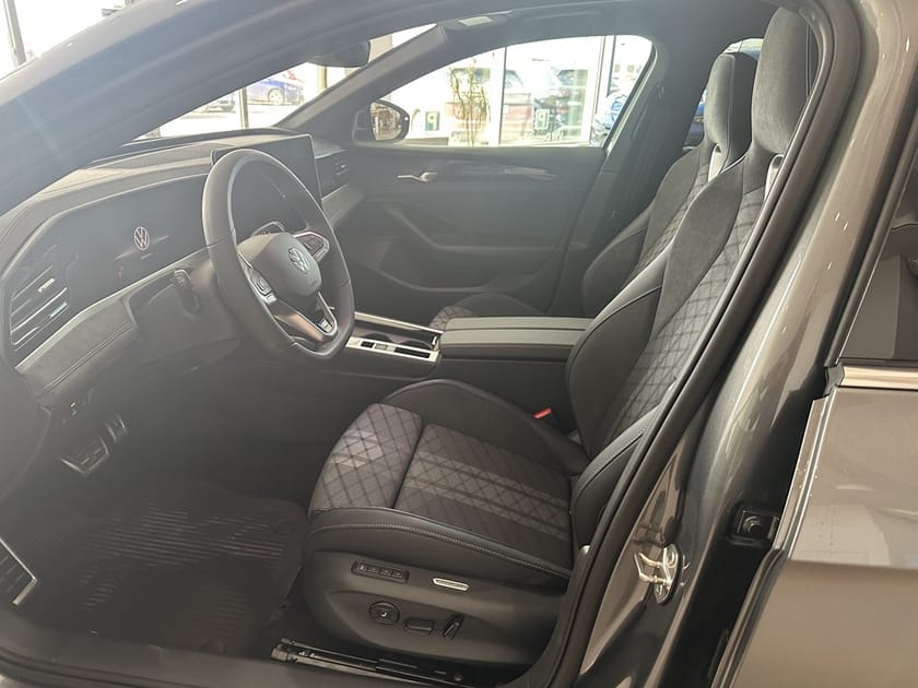 Bild 3 av Volkswagen Passat Variant eHybrid 272 DSG6 R-LINE