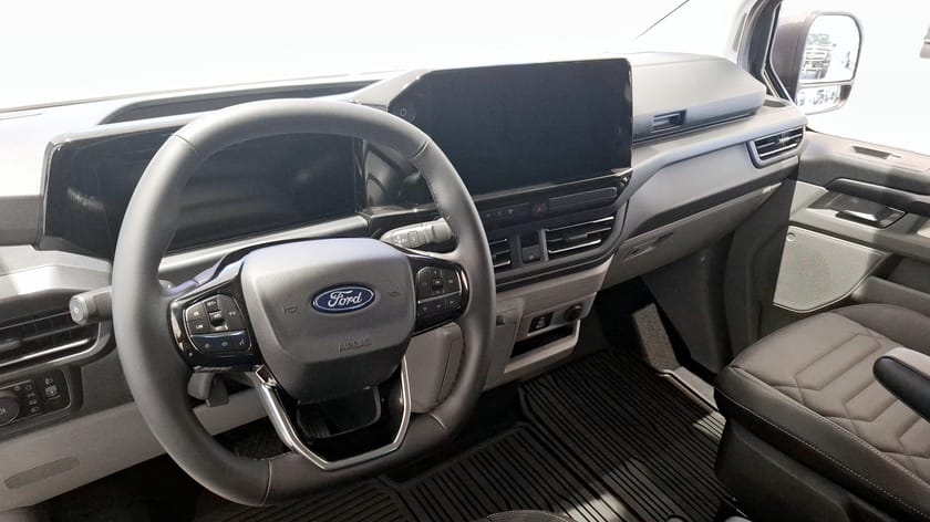 Bild 4 av Ford E-Tourneo Custom 340 TOURNEO TITANIUM 340L LWB ELMOTOR 160KWH 21